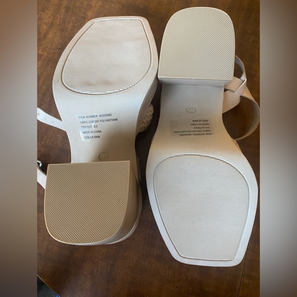 New Crisscross platform heel sandals - Picture 2 of 2